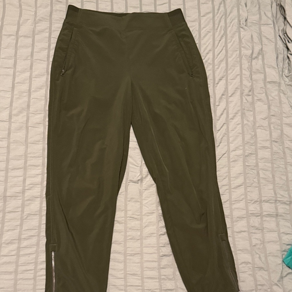 Athleta Forest Green Cropped Pants
